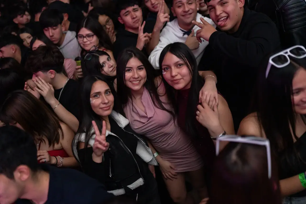Grupo de estudiantes en KICK